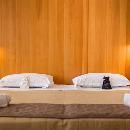 New Ipoint Hotel San Giovanni in Persiceto Eksteriør bilde