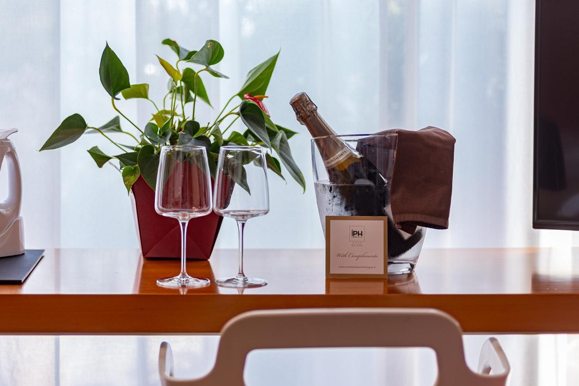New Ipoint Hotel San Giovanni in Persiceto Eksteriør bilde