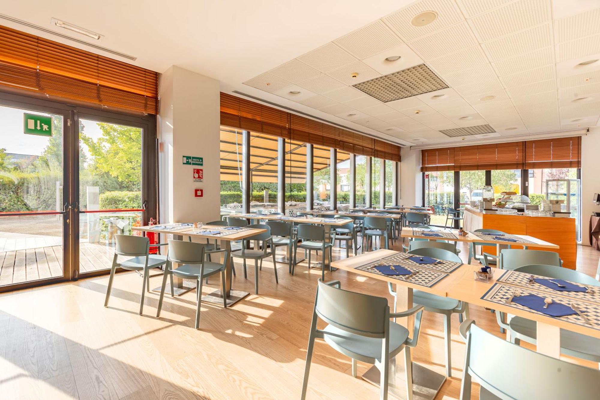 New Ipoint Hotel San Giovanni in Persiceto Eksteriør bilde