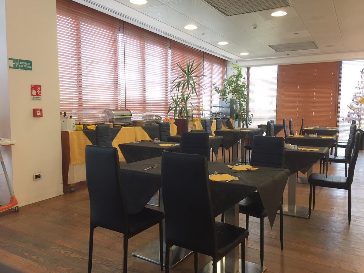 New Ipoint Hotel San Giovanni in Persiceto Eksteriør bilde